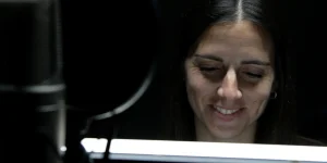alumno locución publicidad